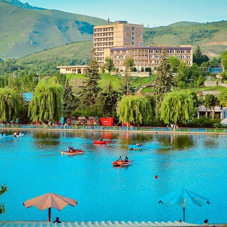 Kirovakan Hotel Vanadzor Exteriör bild
