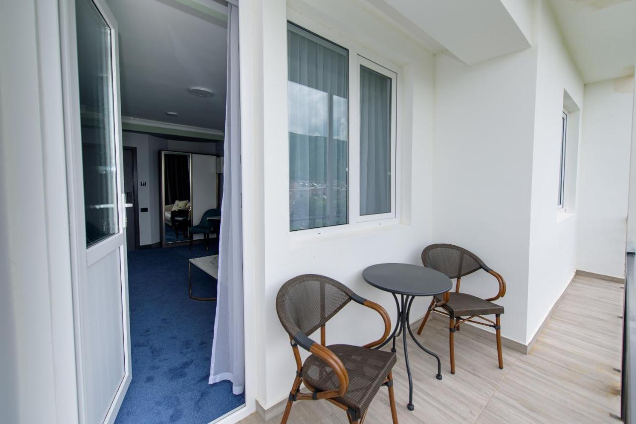 Kirovakan Hotel Vanadzor Exteriör bild