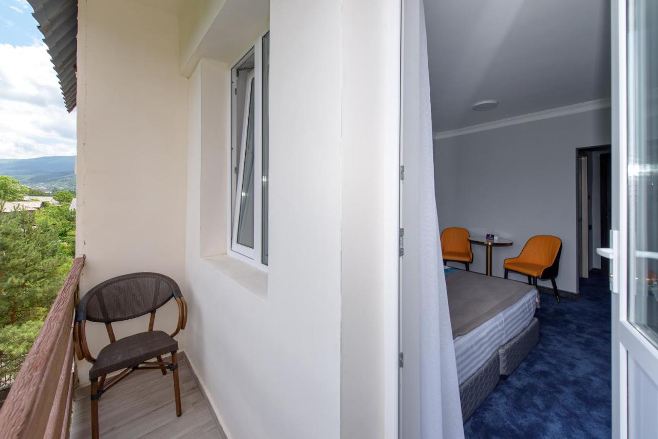 Kirovakan Hotel Vanadzor Exteriör bild