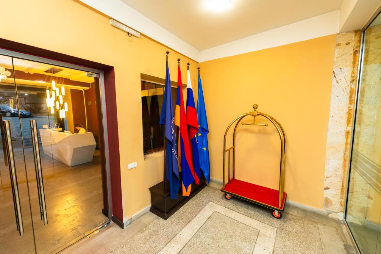 Kirovakan Hotel Vanadzor Exteriör bild