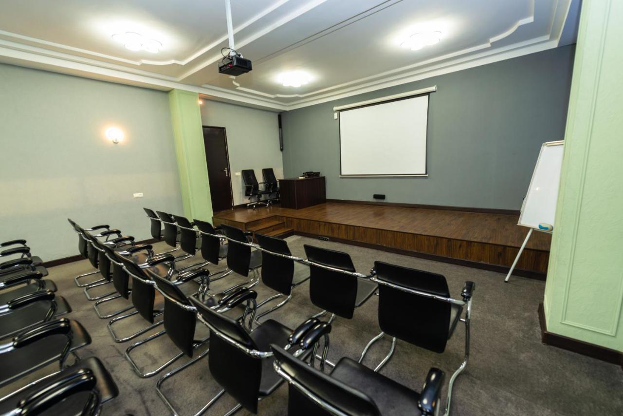 Kirovakan Hotel Vanadzor Exteriör bild