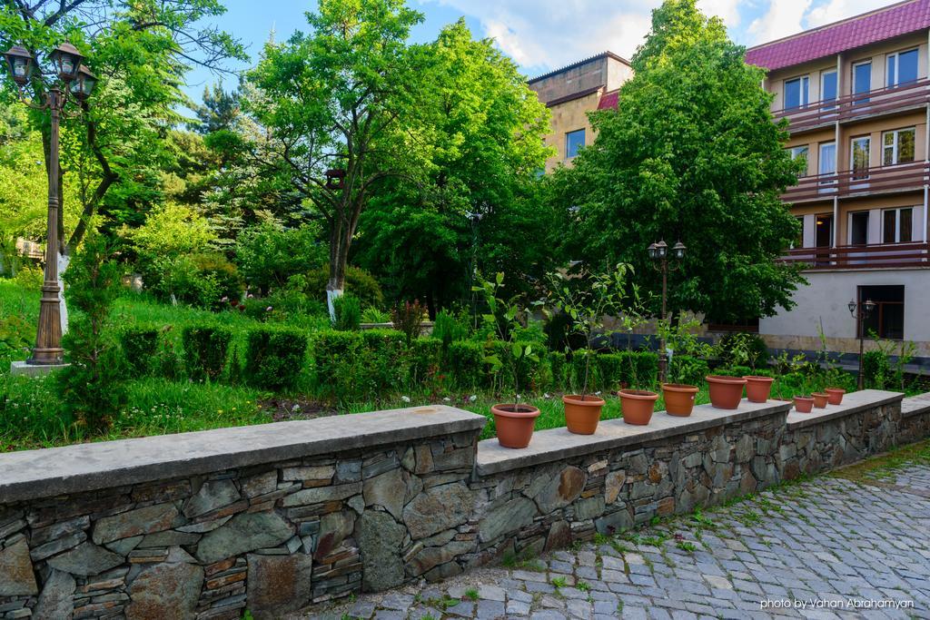 Kirovakan Hotel Vanadzor Exteriör bild