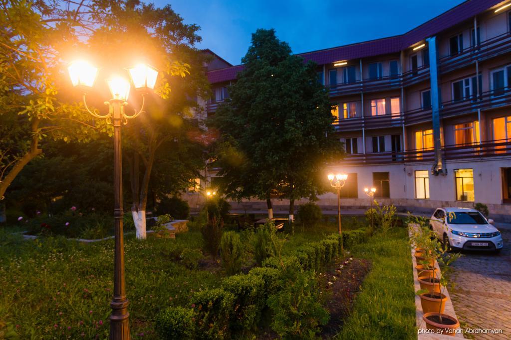 Kirovakan Hotel Vanadzor Exteriör bild